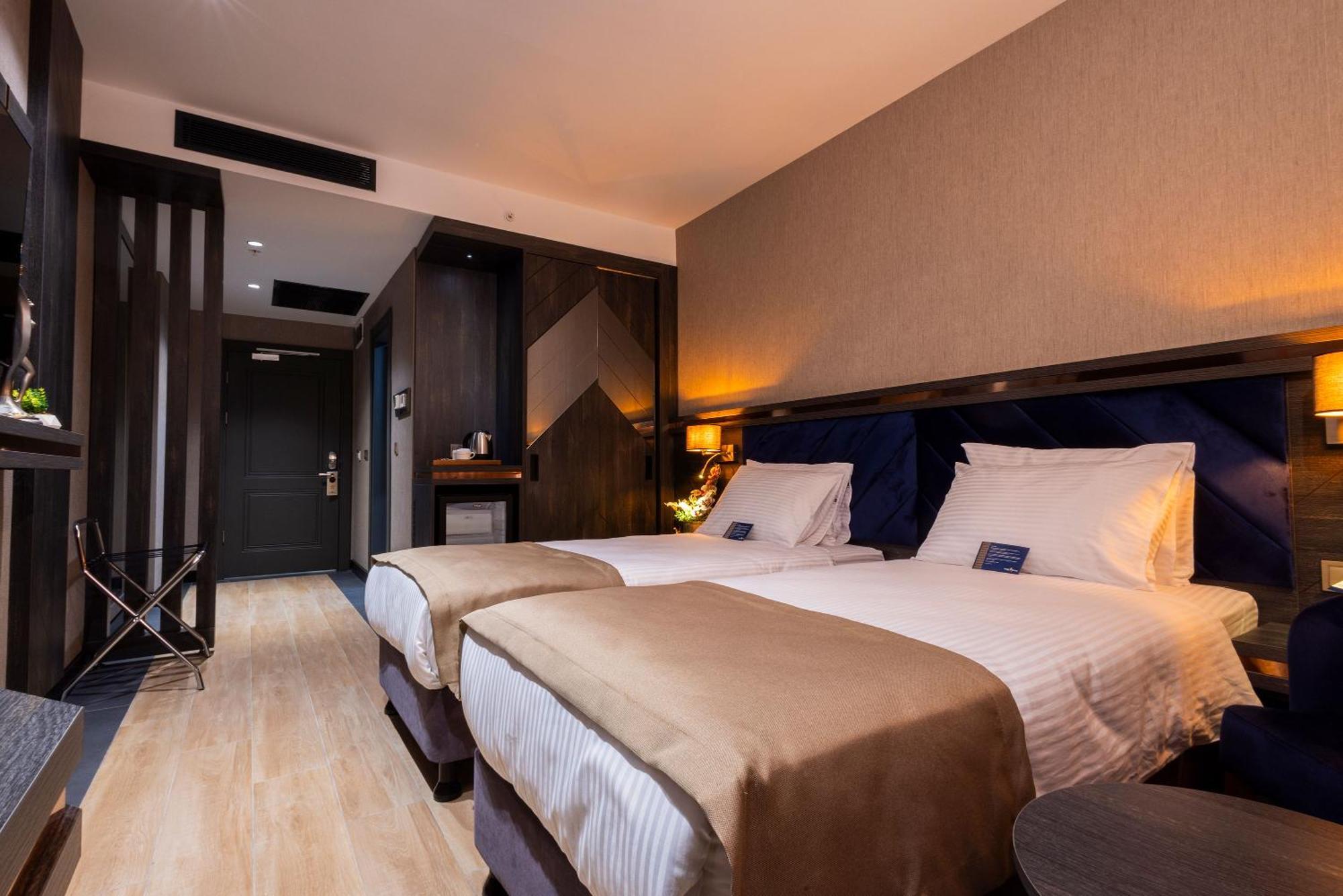 Westdoor Hotel 埃迪尔内 外观 照片